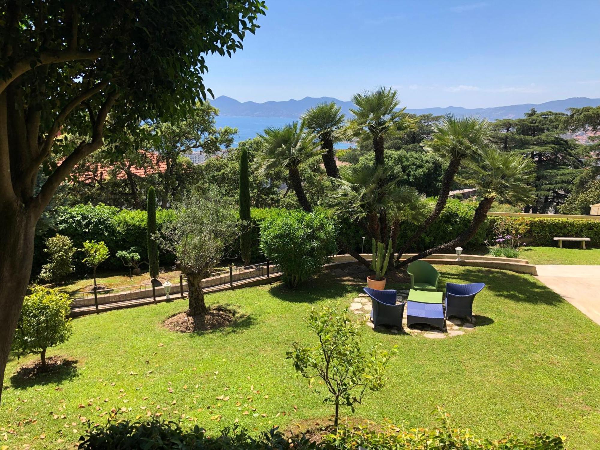 - Le Saint Georges Avec Superbe Jardin Et Vue Panoramique * Cannes